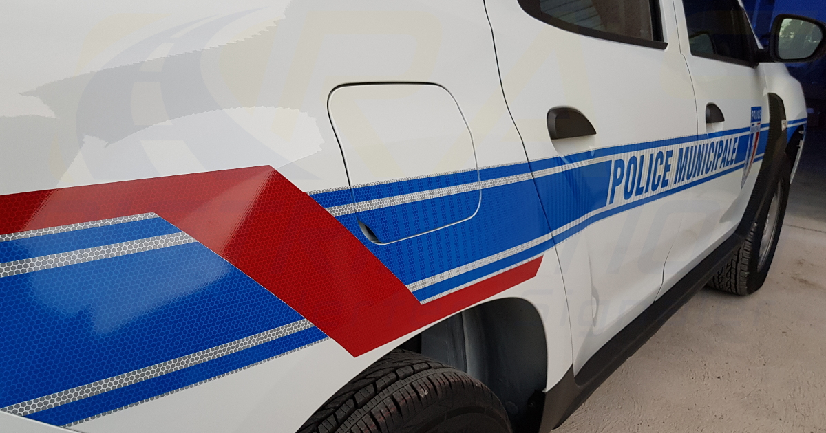 Sérigraphie Police Municipale Dacia Duster par RAS DISTRIBUTION